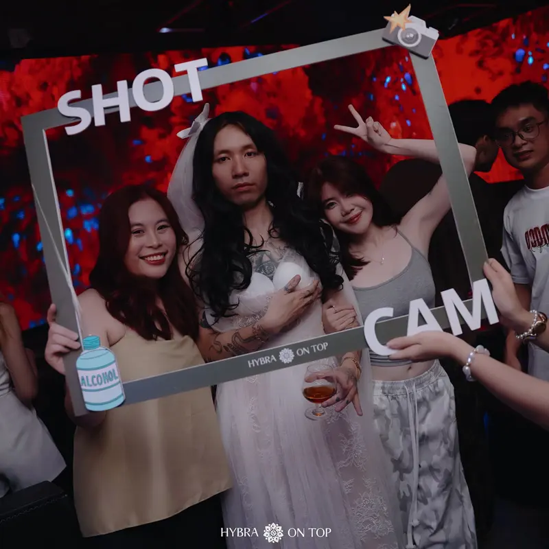 Khung chụp ảnh Shot Cam trong đêm hoá trang tại HYBRA On Top